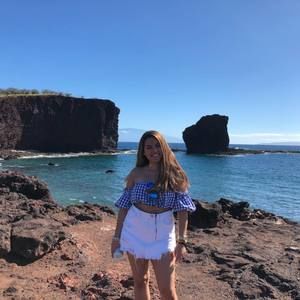 Meet your Posher, Lauren